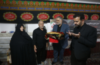 دیدار شهردار قم با خانواده شهید معارفوند 