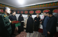دیدار شهردار قم با خانواده شهید معارفوند 