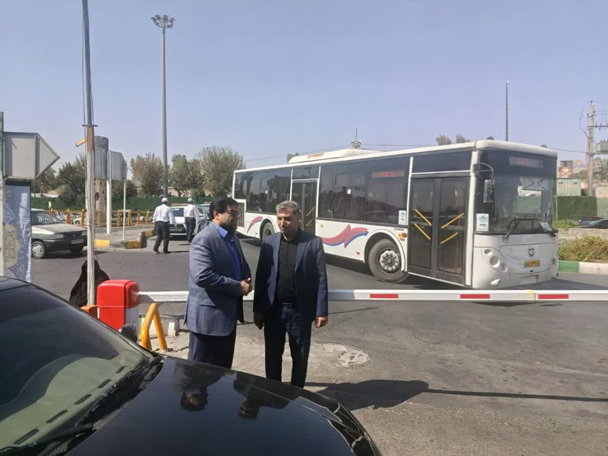 بازدید مدیرکل بازرسی شهرداری قم از خدمات‌رسانی ناوگان اتوبوسرانی و تقدیر از خدمت‌رسانی به زائران