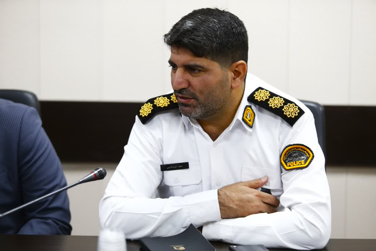 آماده‌باش کامل پلیس راهور قم همزمان با بازگشایی مدارس/برخورد با سرویس مدارس غیرمجاز