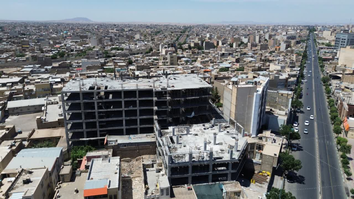 پیشرفت 92 درصدی سازه پارکینگ طبقاتی امام خمینی(ره) / آغاز عملیات بتن‌ریزی سقف چهارم