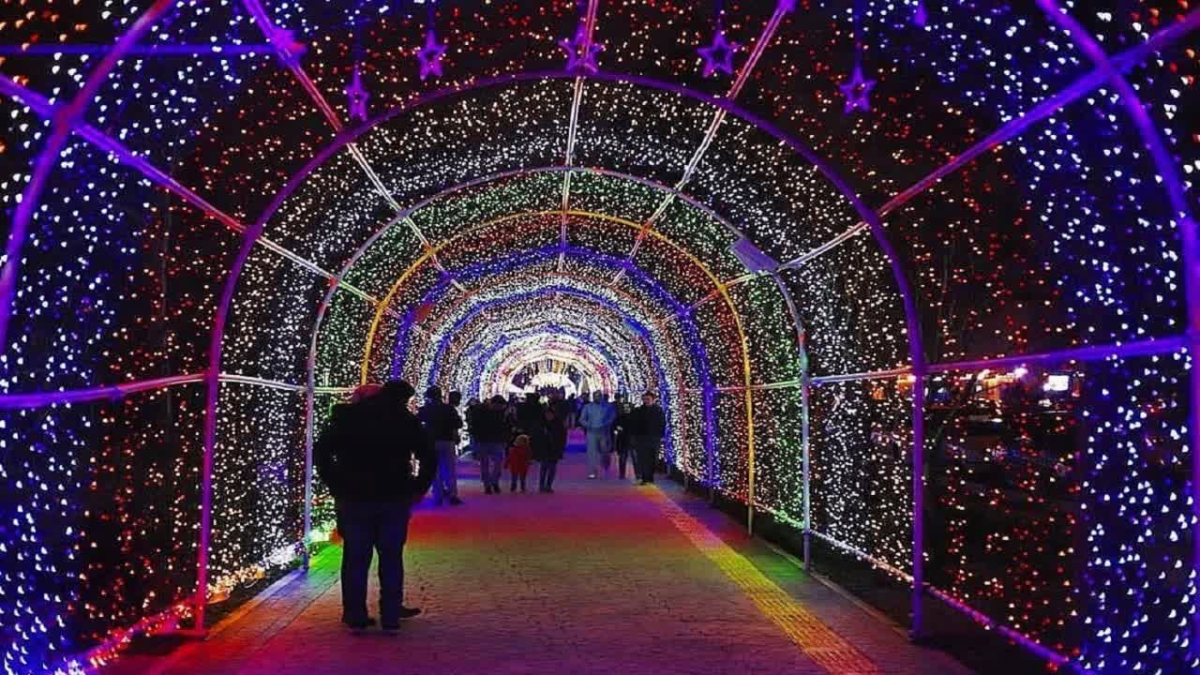 استفاده از عناصر هنر ایرانی اسلامی در نورپردازی شهر قم 