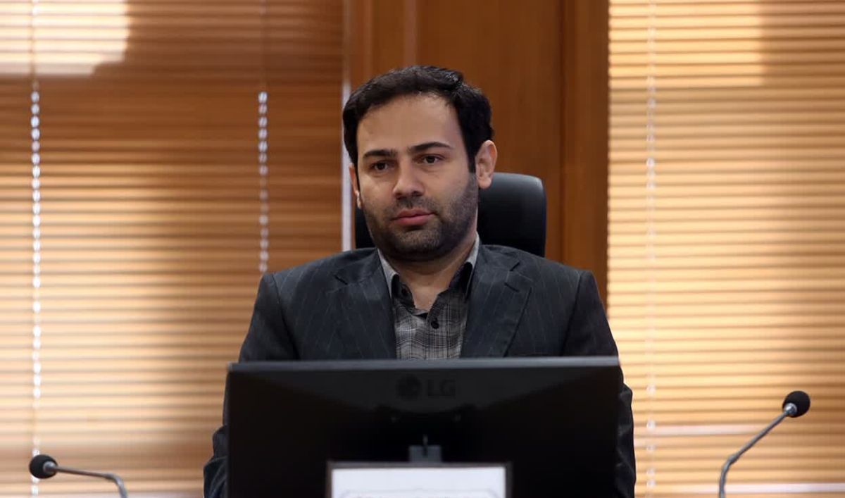 ۱۲ هزار تن آسفالت حیاط مدارس قم؛ وقتی شهرداری از مسئولیت فراتر می‌رود